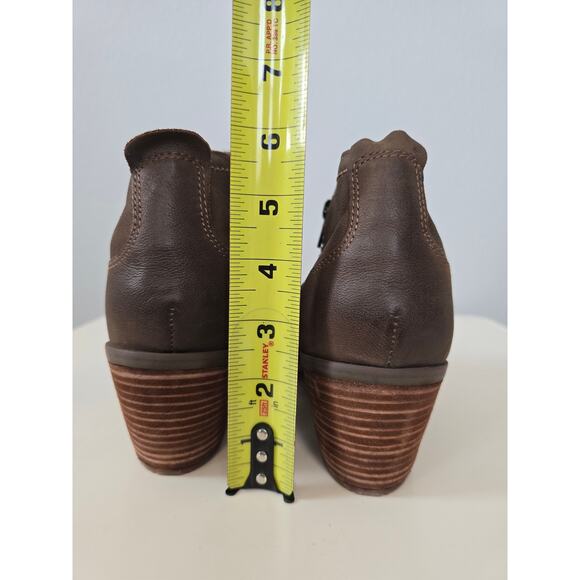 Clarks Neva Lo Brown Leather Booties Women's Size 12 Low Heel Fall Essential - Picture 5 of 5